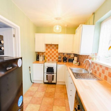 4 Bed - 2 Baths 1 Walk In Shower Lots Of Parking Ipswich Esterno foto