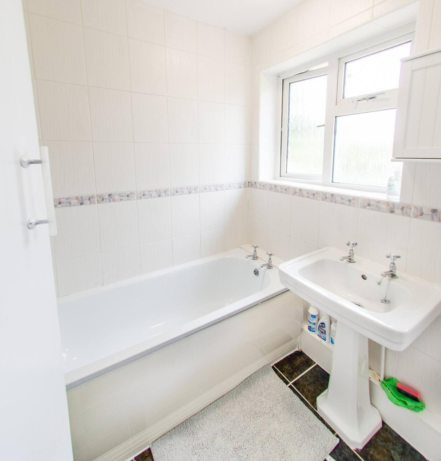 4 Bed - 2 Baths 1 Walk In Shower Lots Of Parking Ipswich Esterno foto