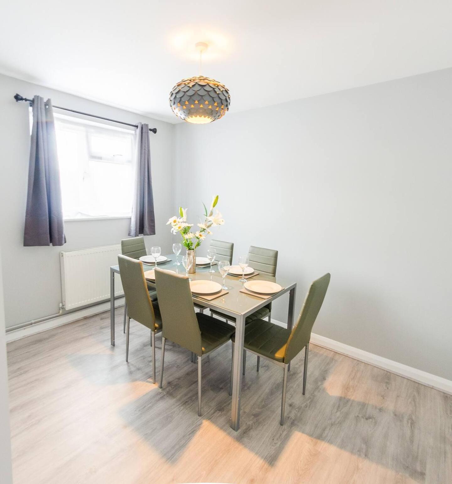 4 Bed - 2 Baths 1 Walk In Shower Lots Of Parking Ipswich Esterno foto